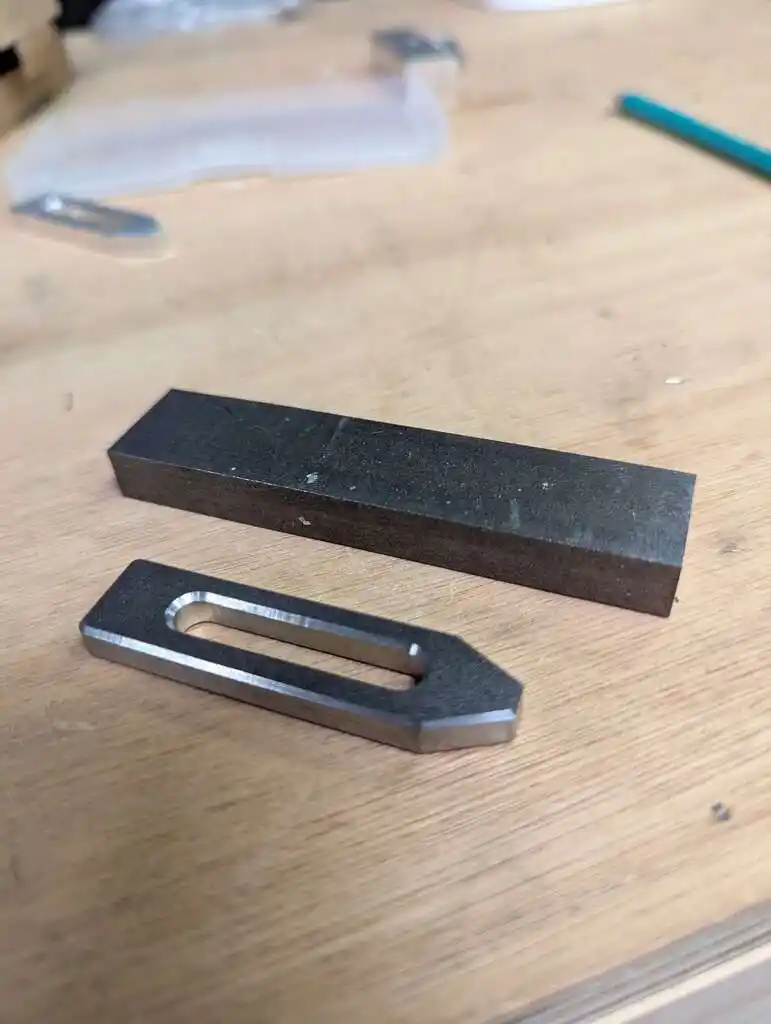 picture of toe clamp(s)