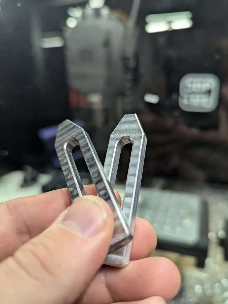 picture of toe clamp(s)