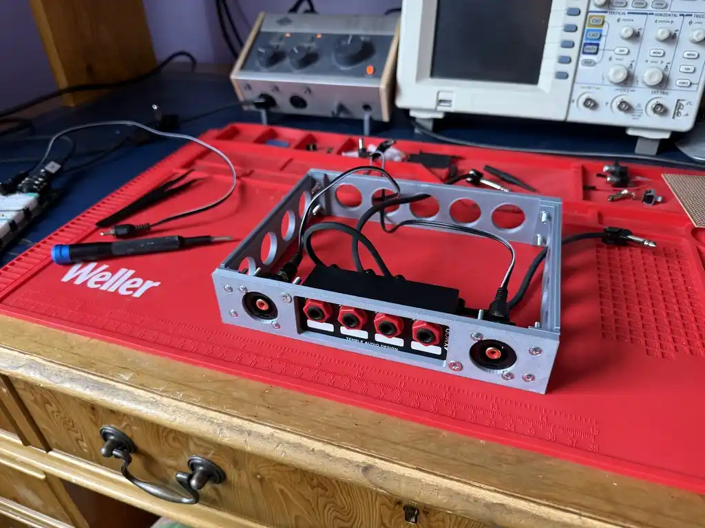picture of amp without cover
