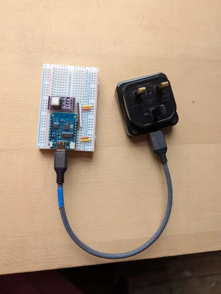 picture of electronics attached to 3-pin plug