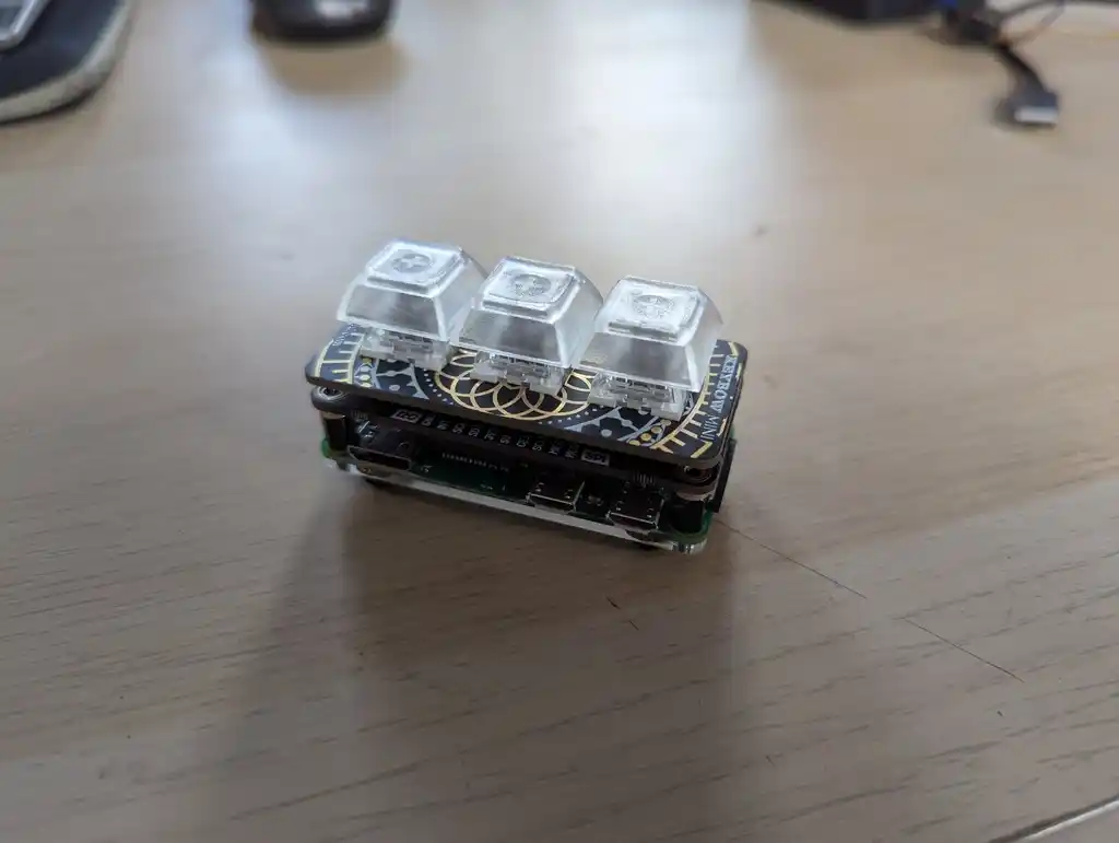 picture of mini 3-key keyboard assembled