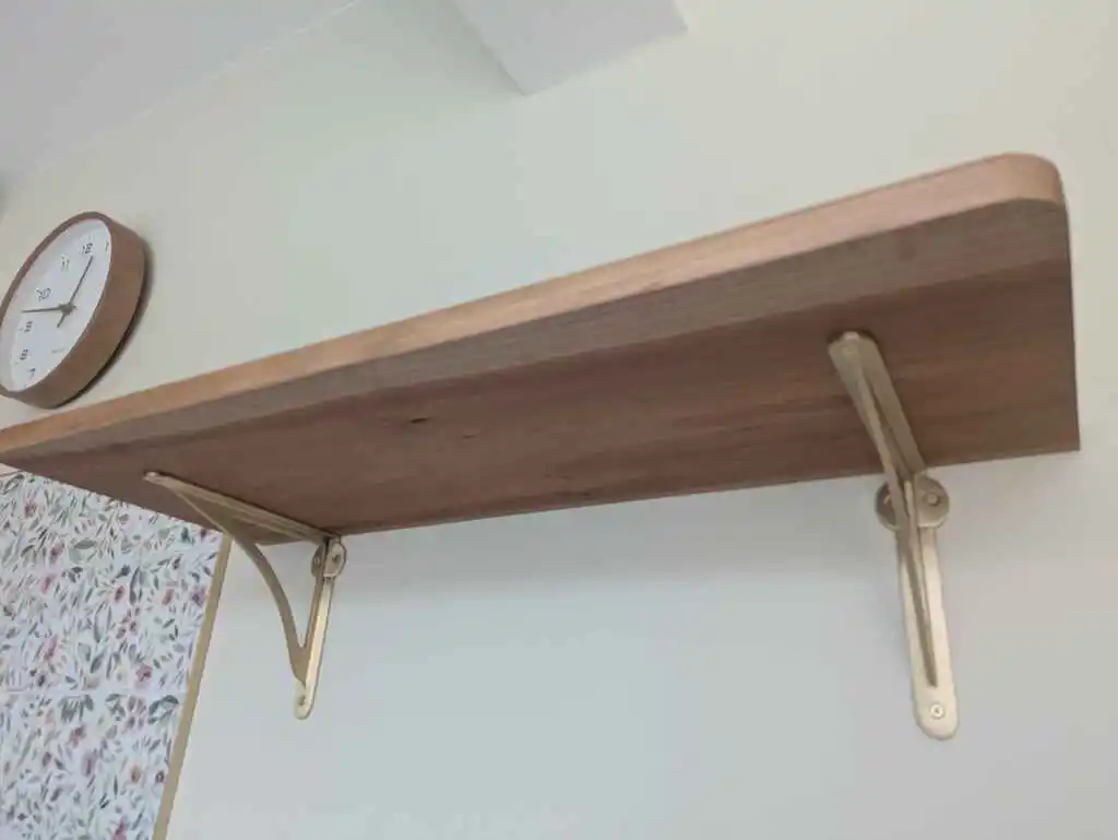 picture of hardwood shelf from below