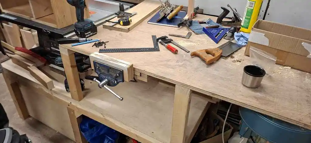 picture of a vice on a bench