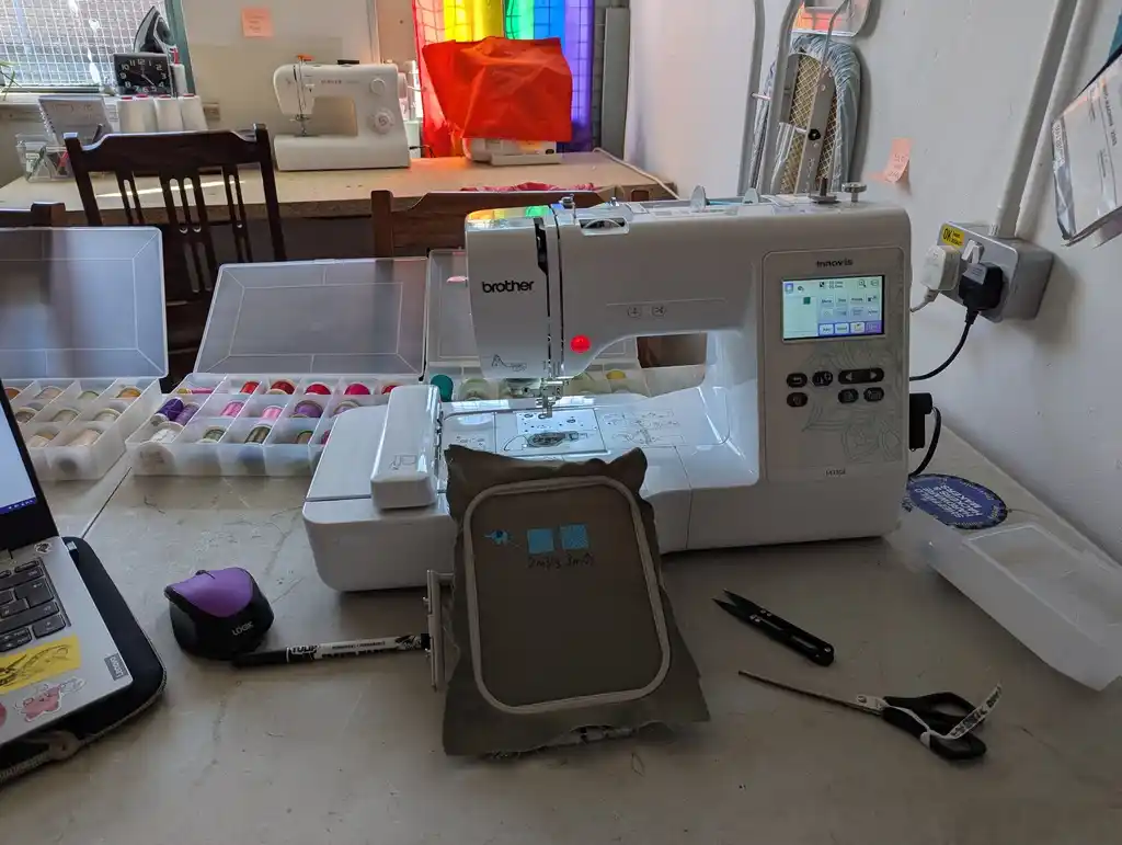 alifeee_embroidery-machine_1.webp