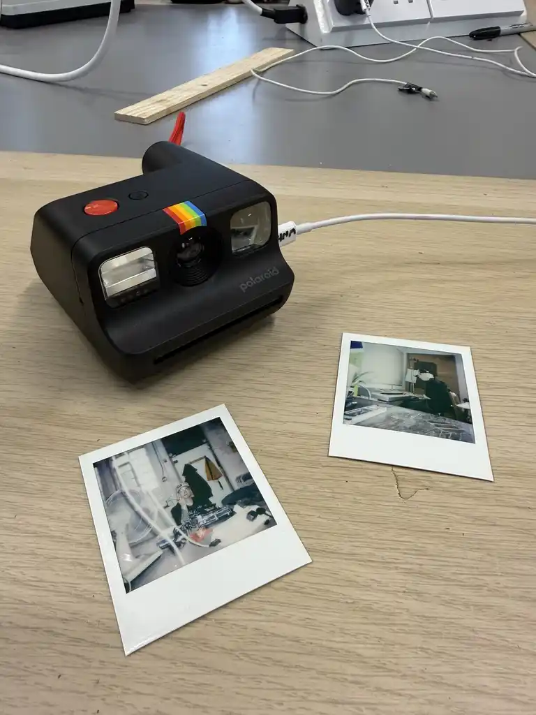 dredzik_fix-polaroid_1.webp