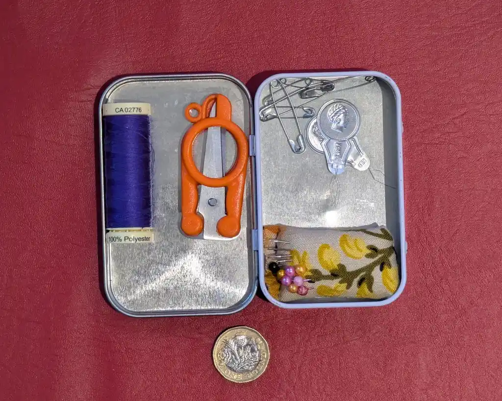 alifeee_sewing-kit_4.webp