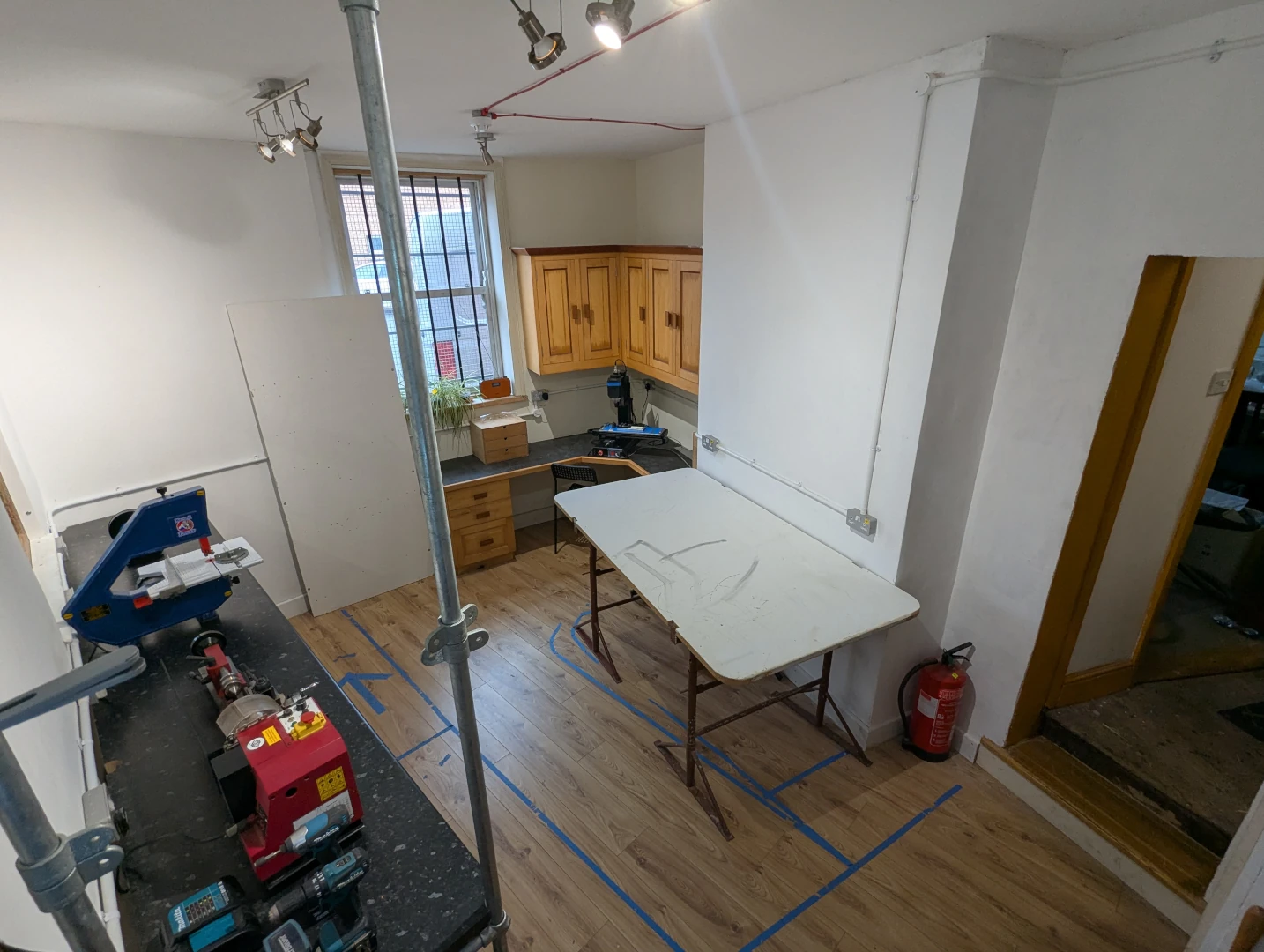 picture of metalworking room
