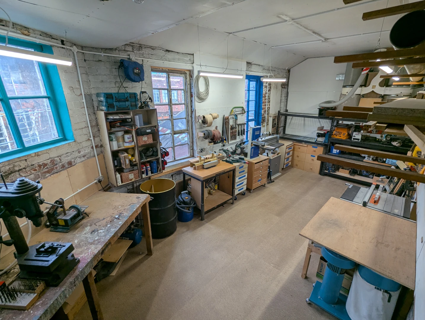picture of woodworking room